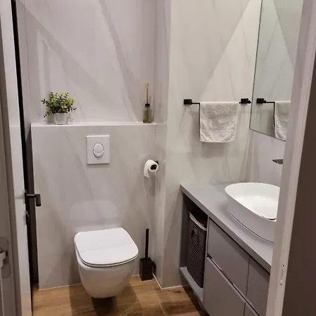 Valentin Apartment Split